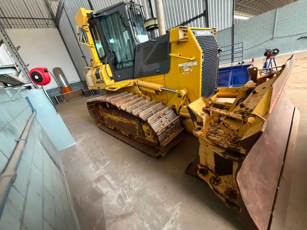 Trator de Esteira Komatsu D61-EX ano 2012