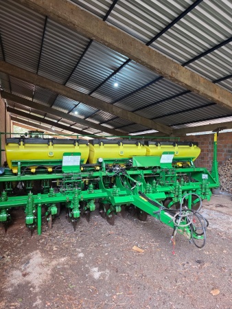 Plantadeira John Deere 1113 ano 2020 - 1113 - Implementos para Plantio