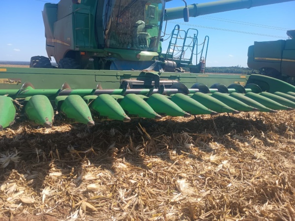 Plataforma John Deere 615c ano 2016