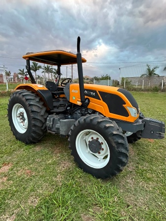 Trator Valtra A850 4x4 ano 2015