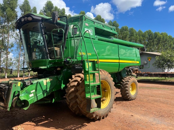 Colheitadeira John Deere 9570 STS ano 2010 - 9570 STS - Máquinas Agrícolas
