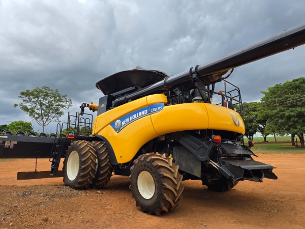Colheitadeira New Holland CR 8.90 ano 2020 - CR 8.90 - Máquinas Agrícolas