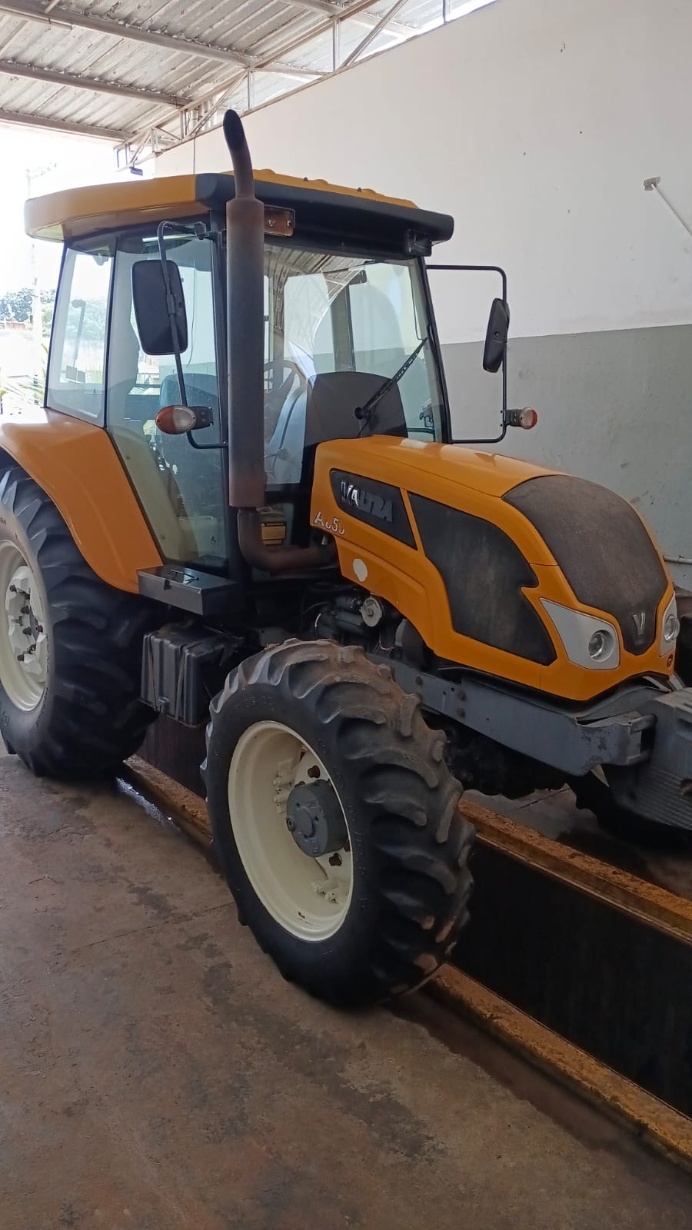 Trator Valtra A850 4x4 ano 2017