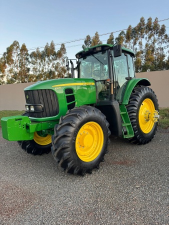 Trator John Deere 6205J ano 2015 - 6205J - Máquinas Agrícolas