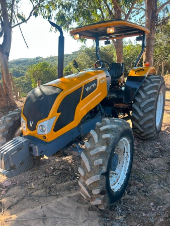 Trator Valtra A 750  ano 2014