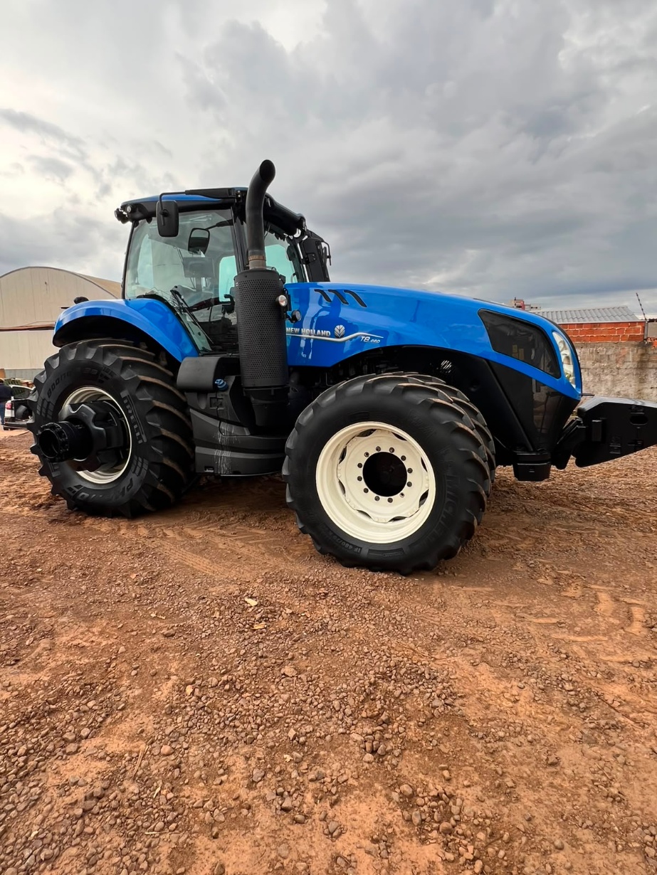Trator New Holland T8 440 ano 2024