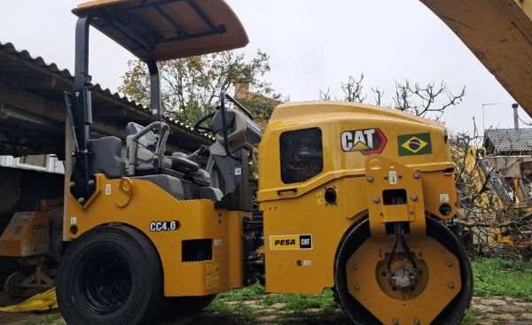 Rolo Compactador Caterpillar CC4.0 ano 2024 - CC4.0 - Pavimentação e Infraestrutura