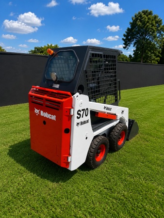 Mini Carregadeira Bobcat S70 ano 2014