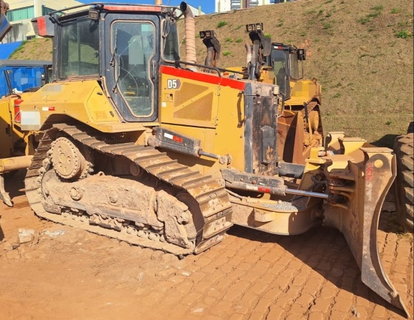 Trator de Esteira Caterpillar D5 ano 2021 - D5 - Máquinas de Linha Amarela