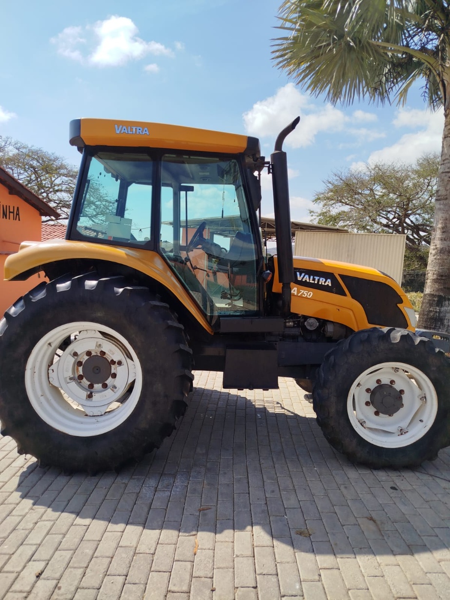Trator Valtra A 750 ano 2015