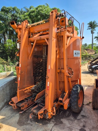 Colheitadeira Jacto KTR ano 2009 - KTR - Máquinas Agrícolas