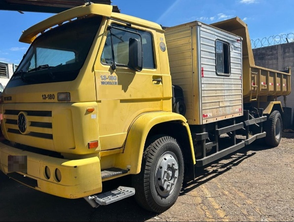 Caminhão Volkswagen Delivery 13.180