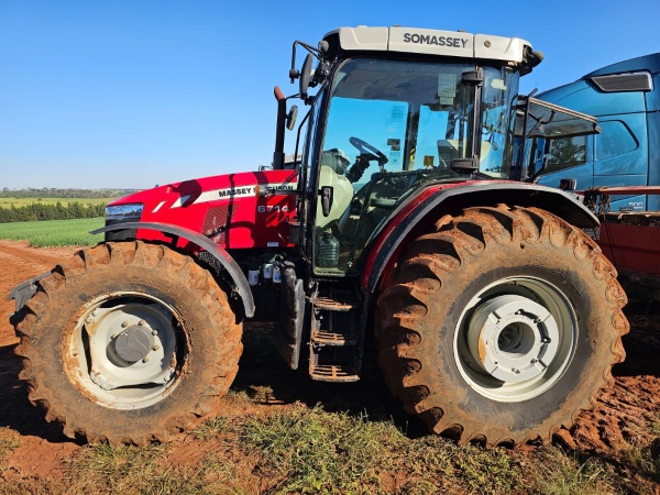 Trator Massey Ferguson MF 6714 ano 2023 - MF 6714 - Máquinas Agrícolas
