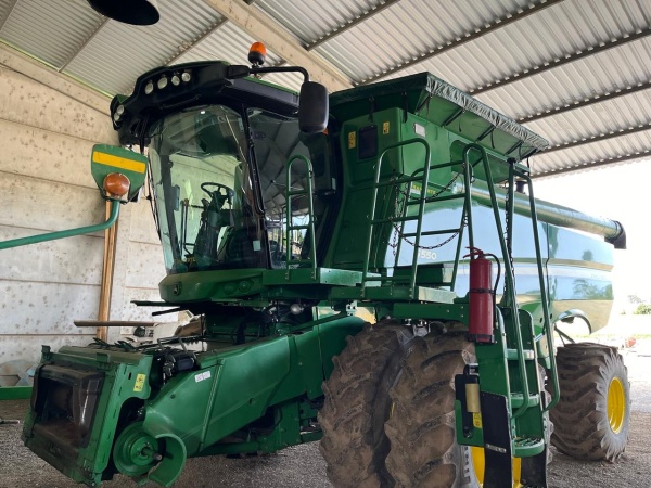 Colheitadeira John Deere S550 ano 2015 - S550 - Máquinas Agrícolas