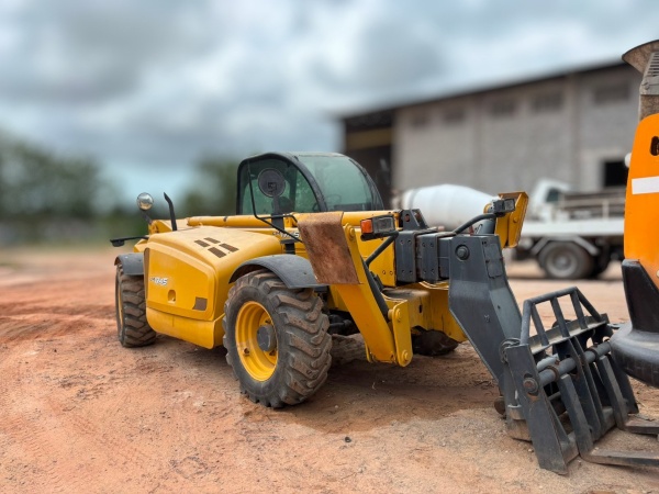 Manipulador Telescópico New Holland LM1745 ano 2016 - LM1745 - Máquinas para Elevação