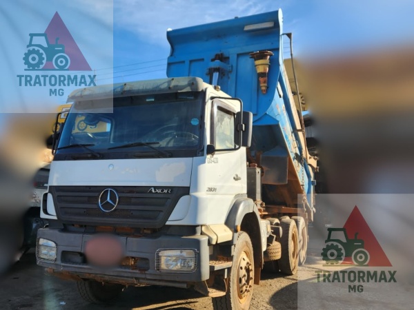 Caminhão Mercedes Benz MB 2831 ano 2009