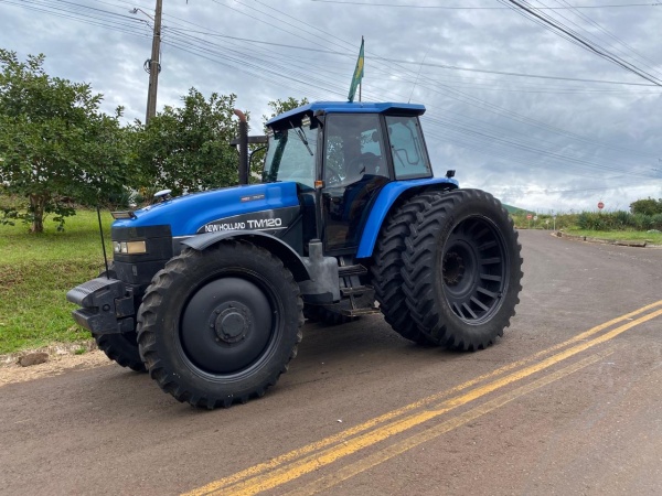 Trator New Holland TM 120 ano 2004