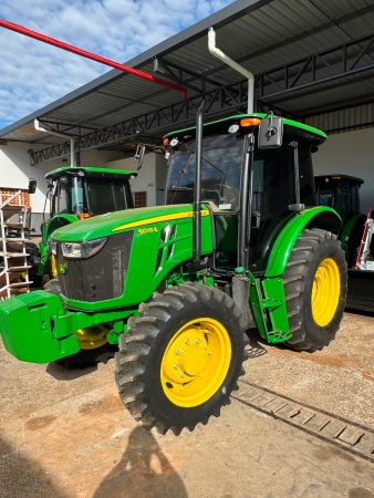 Trator John Deere 5078 E ano 2021 - 5078 E - Máquinas Agrícolas