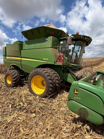 Colheitadeira John Deere S670 ano 2016 - S670 - Máquinas Agrícolas