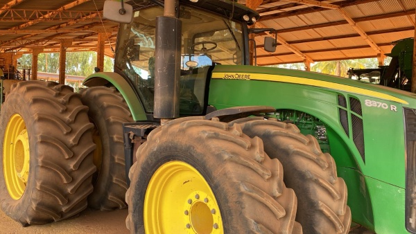 Trator John Deere 8370R ano 2018
