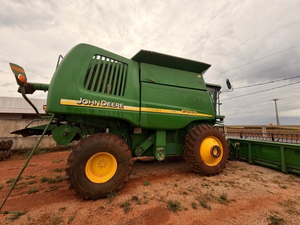 Colheitadeira John Deere 9750 STS ano 2003 - 9750 STS - Máquinas Agrícolas