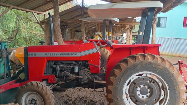 Trator Massey Ferguson 265 ano 1985