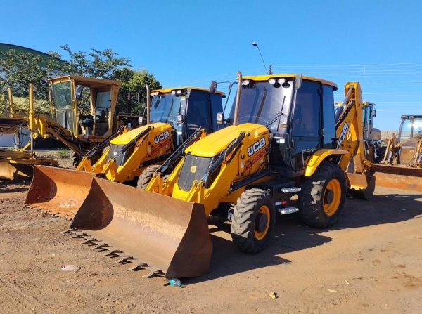 Retroescavadeira JCB 3CX ano 2024 - 3CX - Máquinas de Linha Amarela