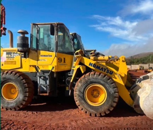 Pá Carregadeira Komatsu WA320