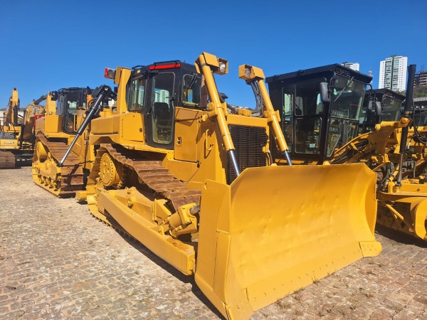 Trator de Esteira Caterpillar D6T ano 2022 - D6T - Máquinas de Linha Amarela