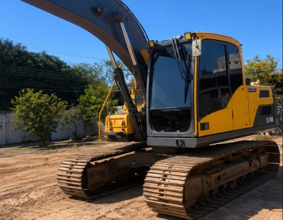 Escavadeira Volvo EC140DL ano 2022 - EC140DL - Máquinas de Linha Amarela