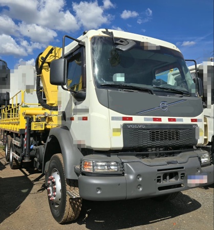 Caminhão Volvo VM 330 6x4 ano 2022 - VM 330 6x4 - Caminhões e Carretas