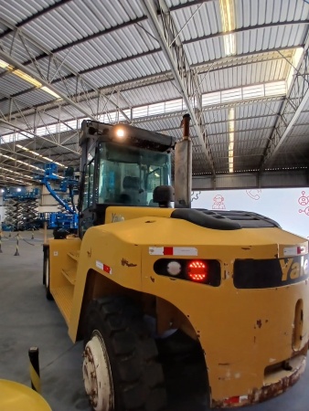 Empilhadeira Yale GDP360VX ano 2014 - GDP360VX - Máquinas para Elevação