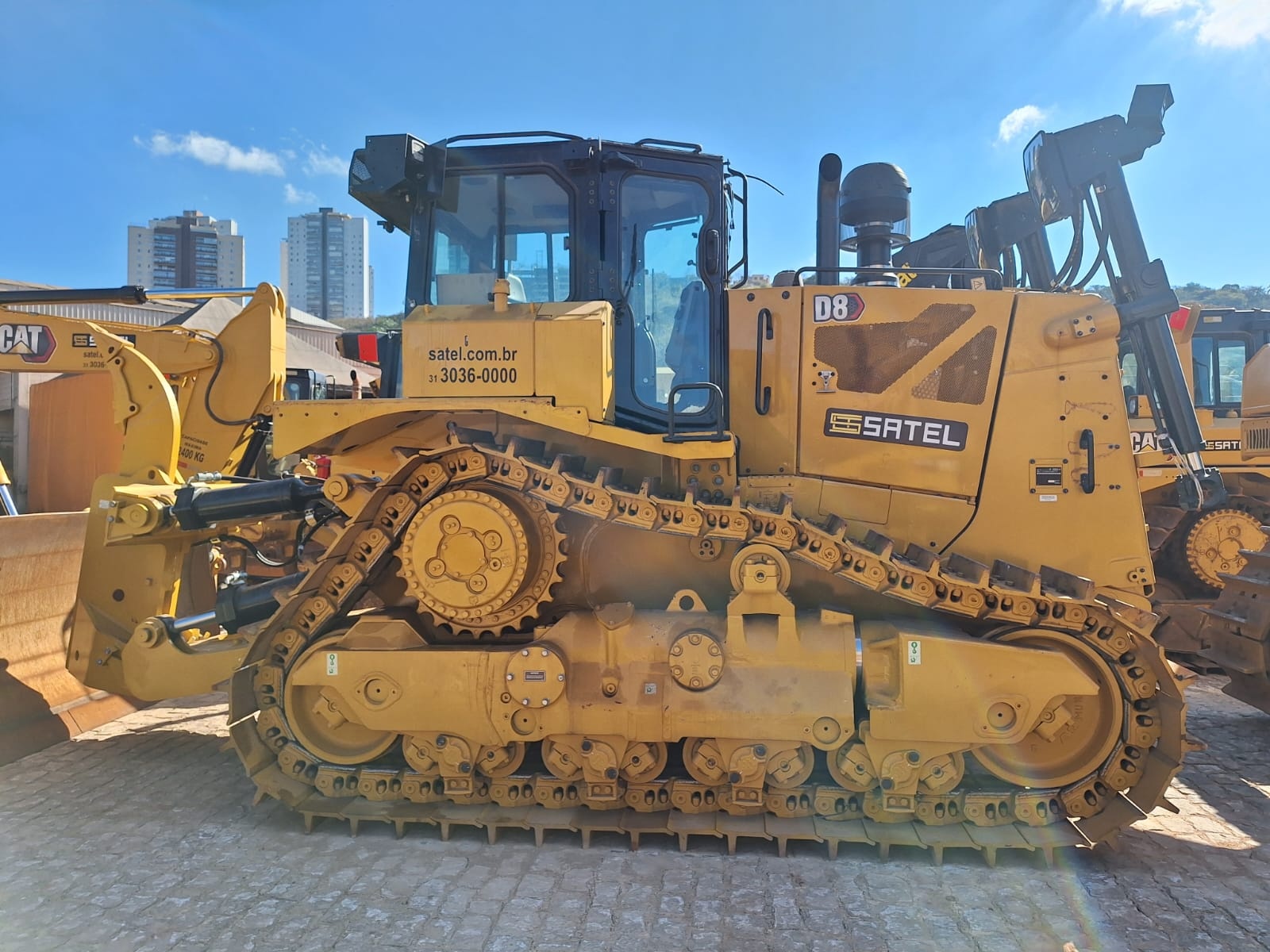 Trator de Esteira Caterpillar D8 ano 2024