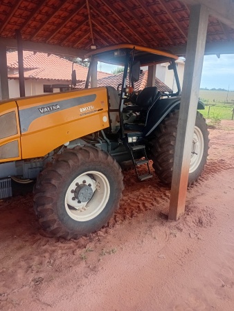 Trator Valtra BM125 ano 2013 - BM125 - Máquinas Agrícolas