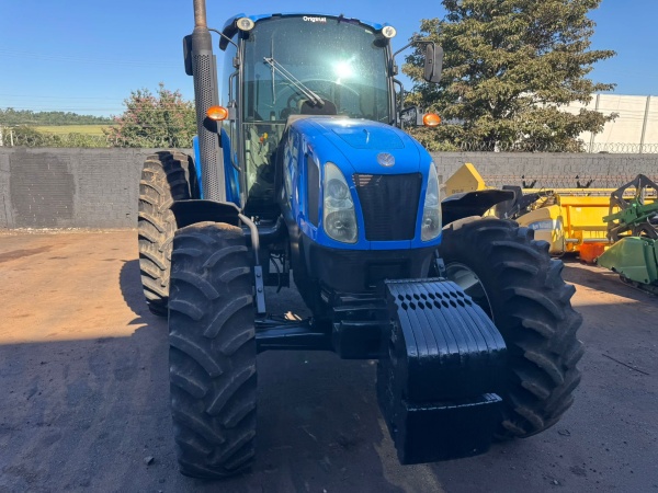 Trator New Holland T6.130 ano 2014 - T6.130 - Máquinas Agrícolas