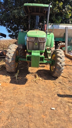 Trator John Deere 5080E ano 2021 - 5080E - Máquinas Agrícolas