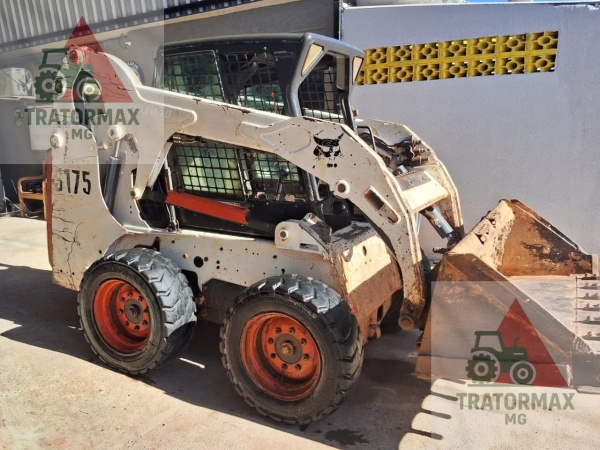 Mini Carregadeira Bobcat S175 ano 2012