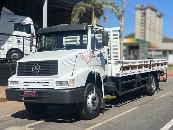 Caminhão Mercedes Benz 1218 ano 1999