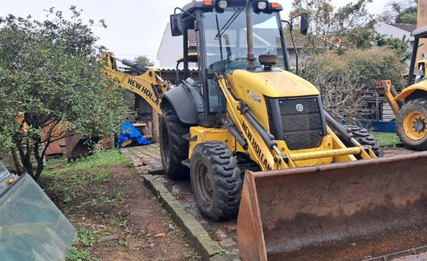 Retroescavadeira New Holland B95B 4x4 ano 2018 - B95B 4x4 - Máquinas de Linha Amarela