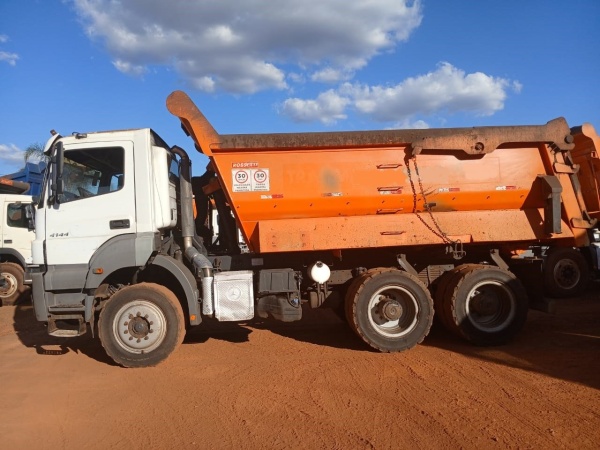 Caminhão Mercedes Benz Axor 4144 K 6x4 2p (diesel) ano 2021 - Axor 4144 K 6x4 2p (diesel) - Caminhões e Carretas
