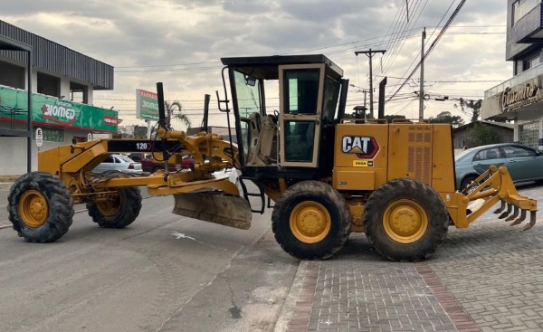 Motoniveladora Caterpillar 120H ano 1997 - 120H - Máquinas de Linha Amarela