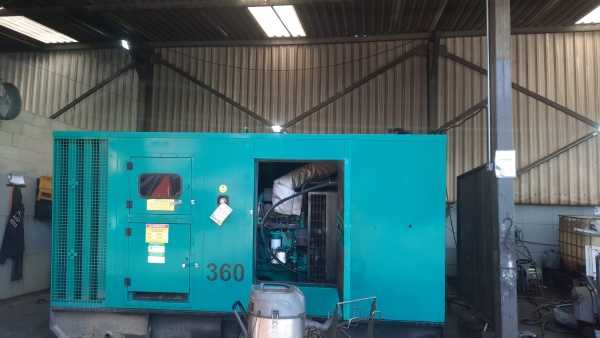 Gerador de Energia Cummins 375 kVA