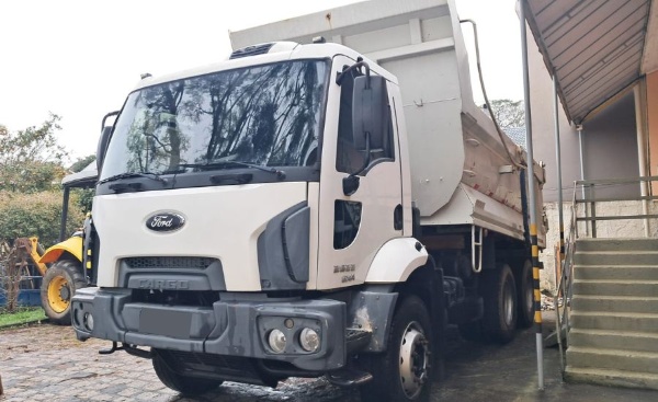 Caminhão Ford CARGO 2622 ano 2011