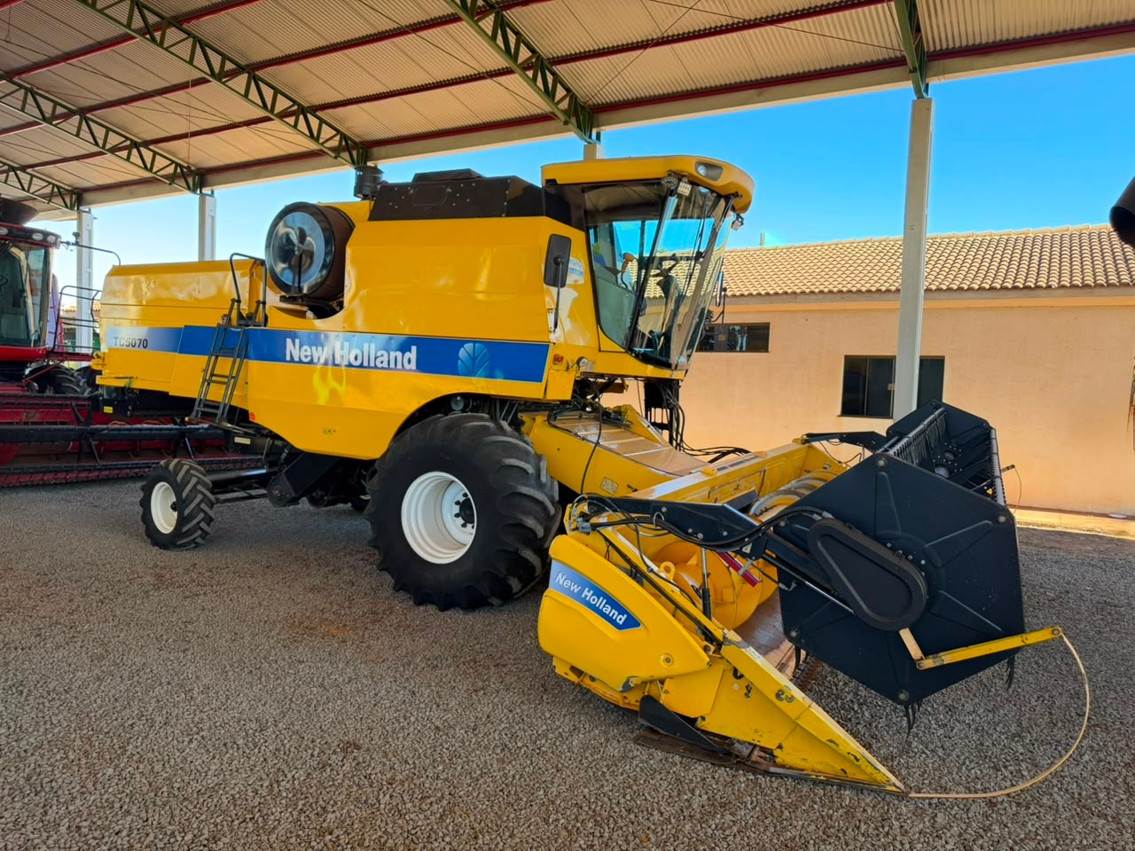 Colheitadeira New Holland TC 5070 ano 2013