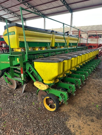 Plantadeira John Deere 1113 ano 2015