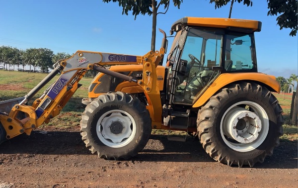 Trator Valtra A990R ano 2022 - A990R - Máquinas Agrícolas