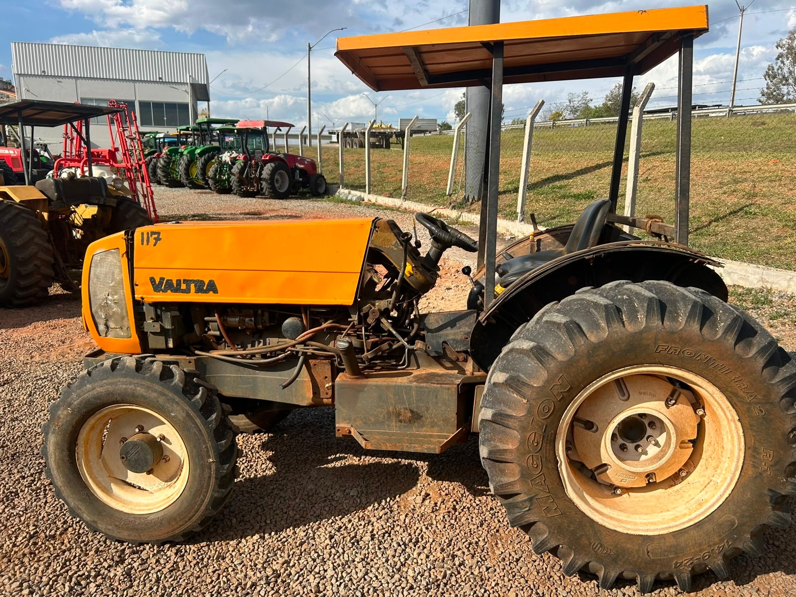Trator Valtra BF75 ano 2009