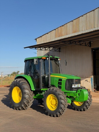 Trator John Deere 6125J ano 2022 - 6125J - Máquinas Agrícolas