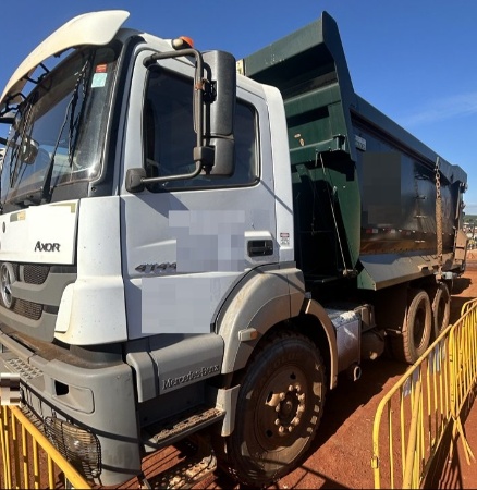 Caminhão Mercedes Benz Axor 4144 K 6x4 2p (diesel) ano 2021 - Axor 4144 K 6x4 2p (diesel) - Caminhões e Carretas