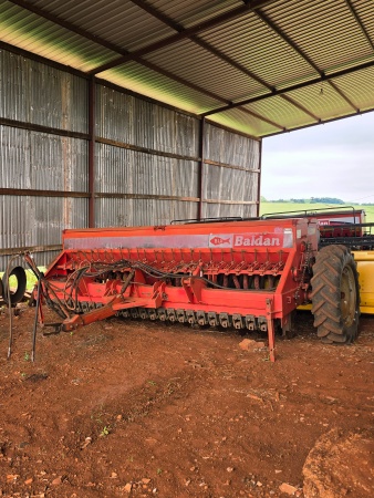 Plantadeira Baldan SPD 4000 ano 2001 - SPD 4000 - Implementos para Plantio